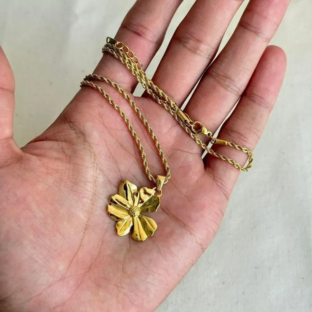 y2k flower pendant gold rope chain link necklace